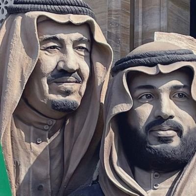 اللهم صل على سيدنا محمد صلاةً تنور بها وجوهنا ،
اللهم صلِّ على سيدنا محمد صلاةً تشرح بها صدورنا ،
اللهم صلِّ على سيدنا محمد صلاةً تطهر بها قلوبنا ،