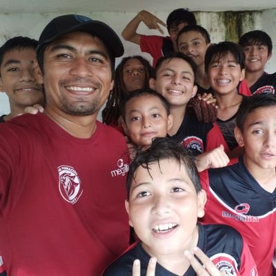 Profesor de educacion física.
Director Técnico 
coordinador de #leones.
Entrenador sub-15 y sub-13@venados FC ( Fuerzas Básicas).