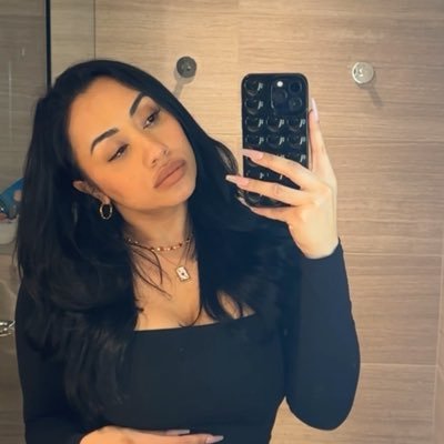 kmuhree_'s profile picture. ♎︎︎ ☾ ♉︎ ☼ ♎︎︎ ⤉ | 𝖭𝖸