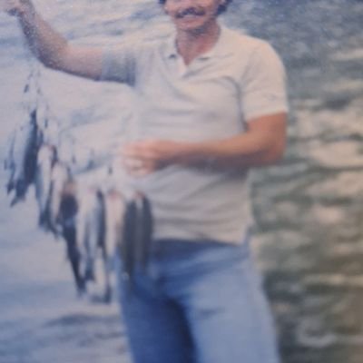 Vietnam Vet, conservative, history nut, Media critic 🇺🇸, nature lover, 🚫DM's, charter member of the vast, right-wing conspiracy, nuff said!