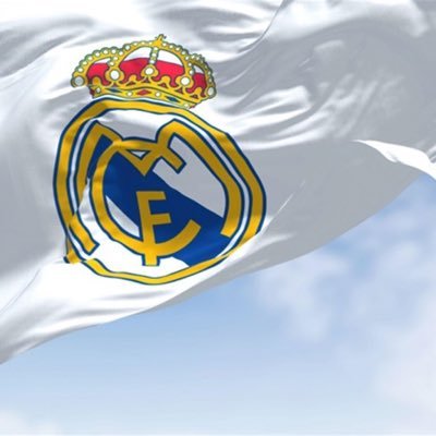 ريال مدريد يا وطن فلا وطن قبلك ولا وطن بعدك يا سيد الاوطان 🏳️🤍
