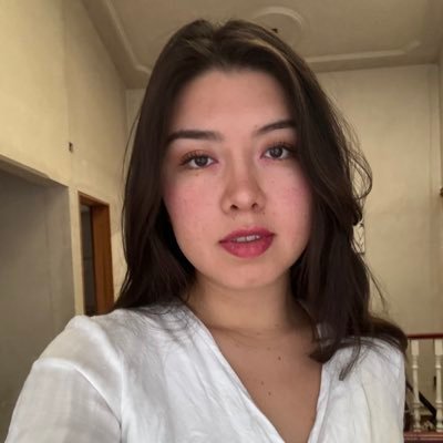 CarmenCuJz's profile picture. 👩🏻‍🎨