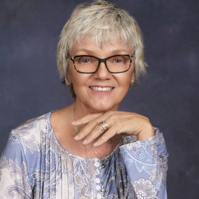 Author of the mystery novel, Lana Taylor Private Eye, Former Fountain Hills Mayor. Wife of State Senator John Kavanagh. Board member Fearless Kitty Rescue