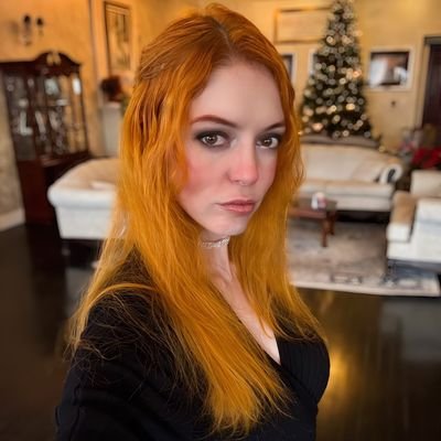 EmmaWestUK Profile Picture