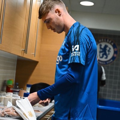Don’t count me out, I always eat the last meal🎙️,Your Daily dose of fashion ⌚💙#CFC all through #Wizkid #Messi #Hazard #PalmerChef 👨🍳