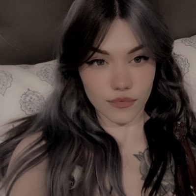 kristina_saylor's profile picture. witch, streamer, cat mom, plant lover, hot chip queen. (◡‿◡✿)