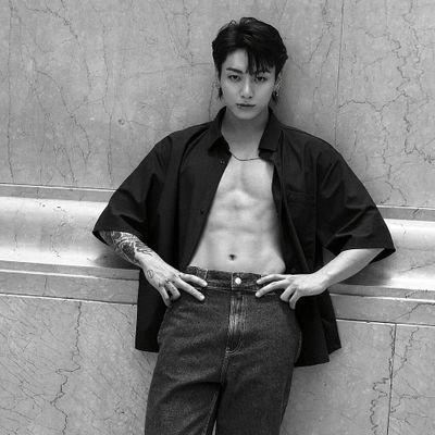 on_cinnamo's profile picture. busy loving jeon jungkook. 🕷️🕸️