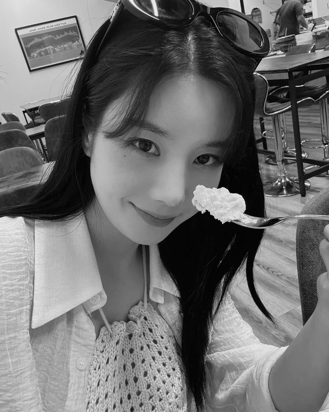 khaevareen's profile picture. ㅤ

𝗙𝗜𝗖𝗧𝗜𝗢𝗡 ─ She's the type of flower that can still grow after a forest fire. Sang penulis, 𝑆𝑜𝑜𝑎𝑟𝑎.

ㅤ