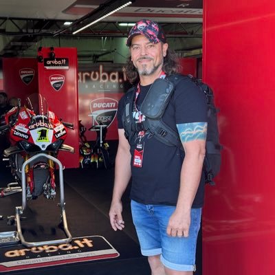 Ducatisti, 🚀PanigaleV4S, Pani 🐶 🏈 #DaBears 🐻 ⬇️ Fan 🇮🇲 Raül Torras 🐗49 & Toll Racing Team Supporter Gassaquí 👊🏽✊🏽💨 Born to lose live to win ♠️