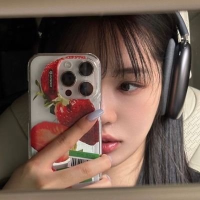 soychien's profile picture. – 18 ✩ she/her . professional CB97 lover !!!!!!!!