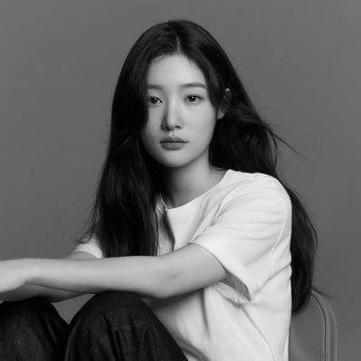 𝐈𝐋𝐋𝐔𝐒𝐎𝐈𝐑𝐄. Be the one who you are, then everyone will love whoever you would be. ᡣ𐭩