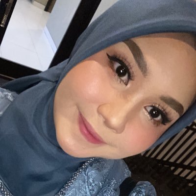 24 | Beauty Enthusiast 💅🏻 | Oily-Skin | learning about skincare & make up