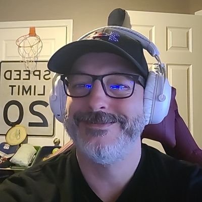 Old gamer man! Verified PT kick streamer!