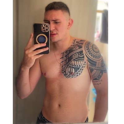 willriveros8's profile picture. 25 años, 1.90 de estatura, blanco 🏳️‍🌈 Cúcuta - Norte de Santander - Colombia