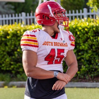 South Broward| Linebacker and DE/ wrestler| 6’1- 210/ GPA 3.5/ bench press 285 squats 405 /754-234-8114/