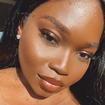 innie_xo's profile picture. 