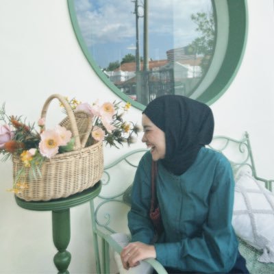 oyamunk's profile picture. ayam gepuk enthusiast