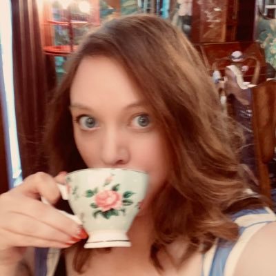 she/her | plucky Jane Austen heroine/podcaster (@popdnapodcast) you might know from TikTok (rhondatoksaboutbooks) | writer repped by @rachkmc