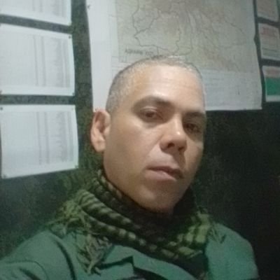 Escolta profesional y tecnico en investigaciones cientificas y criminalistica y Sargento segundo  MB ,Soñador  tendrias que conocerme para poder entenderme  ;)