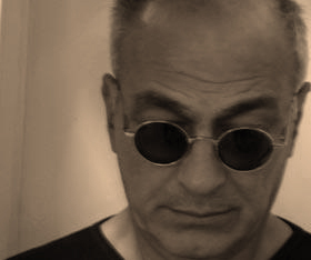 visual artist -αναγνώστης - εικαστικός.  εκδίδει το περιοδικό Στάχτες από το 2003  (DM's are ignored) https://t.co/45Aq8COukM - https://t.co/0M3vY4n0cE