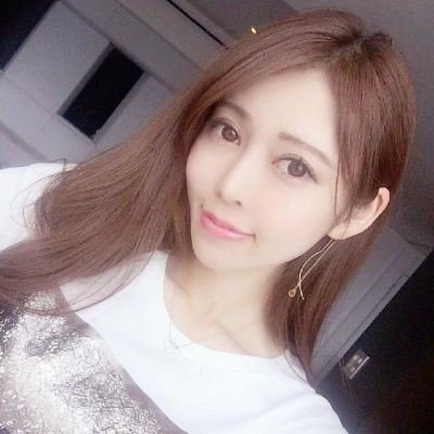 ただつぶやいてるだけ  奉仕するのが好きです🍖 おじさんといちゃいちゃするのが好きな20代女子🥺 ふぉろーしてくれたら📧🎀💗