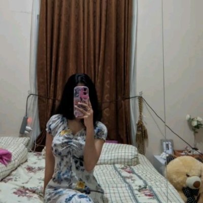 mestikaliyana's profile picture. Confidence level: selfie with no filter.