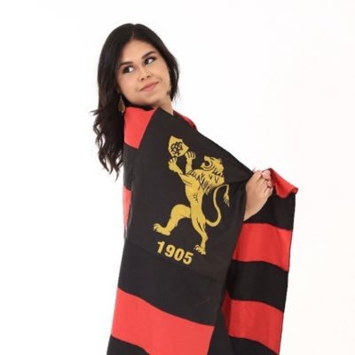 cristã calvinista que ama o sport club do recife, chorona e besta pra rir na mesma proporção