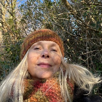 artist and composer ✨🦋🌍🌲🌳🧘‍♀️@pantaleimonband https://t.co/LrNkkcuBc2