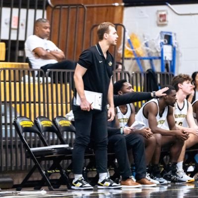 Assistant Men’s Basketball Coach @gopetrelsmbball | Assistant Coach @redlinehoops | Player Development @core4atlanta_