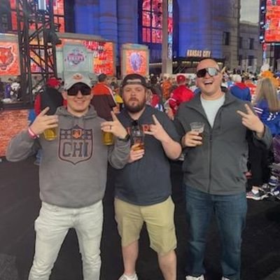 BGoodwin54's profile picture. 27. | Army Veteran🇺🇸. | I know more about football than you 🏈. | Chicago Bears🐻🔽. | Fantasy Football GAWD. | Sports Card Guru.