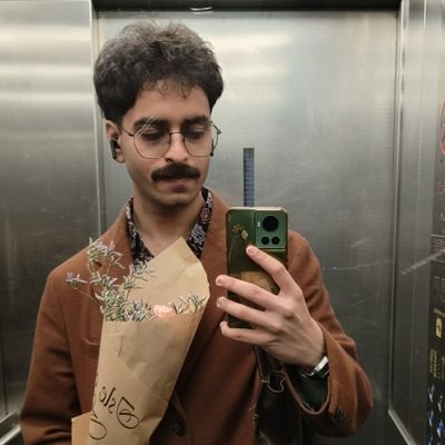 part-time visual artist,
part-time shitposter. he/they, 24