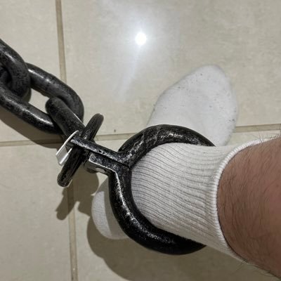 Leeshadess's profile picture. xp众多，镣铐为主，1m，人在北美，同好私信请带照