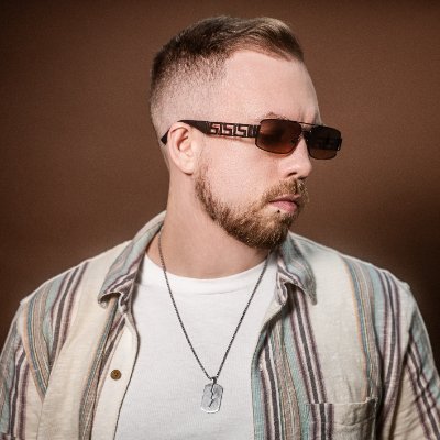 House & Techno Producer
Bookings: Shapeshftr.booking@gmail.com