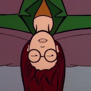 dulcelokuraa's profile picture. Sobre las cartas la mesa.