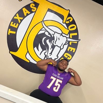 Offensive Lineman 🥞🤘🏾💛💜🐂 @texasCollege23 Trench Gang 🦾 #SteerNation