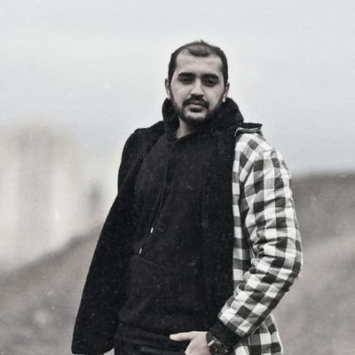 lll30na_f's profile picture. یه شخص کاملا عادی که عاشق موسیقی ام