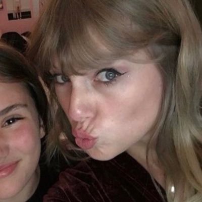 mrdcrs's profile picture. merder and jemily defender