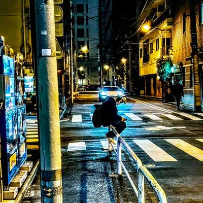 fukasawauroko's profile picture. すべての侵略、虐殺、差別に反対してます。文フリのブース名は『歩けばブックス』。
小説や短歌や感想がこちら→https://t.co/rf8Yp9w5x4
文学ラジオかくしゃべ→https://t.co/D96wEHGGYW
執筆依頼、お待ちしてます。DMまで。