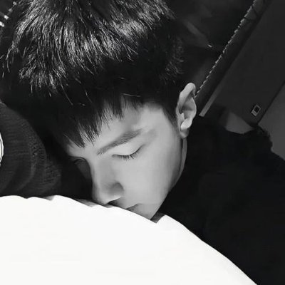 Rebecca71831436's profile picture. 春去春会来，花谢花再开