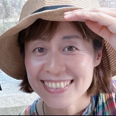 Yuko Okada | じぶんの真ん中から世界を眺める | 玄米 | 森 | 星読み | 唄う | 踊る | 眠る | つくる | 笑う | 星読みレポート💫📝＆うちうじん人形『ゆびくい』メルカリで販売中❣️
https://t.co/kKb3d5sNKw