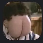 CramCach's profile picture. Un jour, je vais faire pleurer les oignons.
Une pomme par jour éloigne n'importe qui, si vous la jetez assez fort !