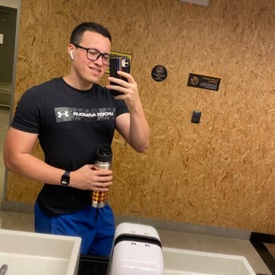 RichardFApy's profile picture. Viviendo mi vida, buscando mi propia aventura