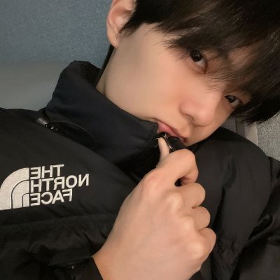 ⠀ ֯ ᰱ⠀◌⠀𝐇𝐚𝐧 ⏤⠀𝐘𝐮𝐣𝐢𝐧⠀: :⠀the ℯnchanting prince ハン・ユジン ⠀. ✩⠀ { 𝟸𝟶𝟶𝟽 }