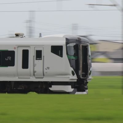 関東の田舎に住む鉄オタ・旅好き／学生なので撮影は月一程度
Instagram(都会の車窓)→@ 185_green_no14