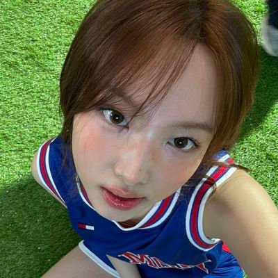 nynyeonine's profile picture. came here to sell my ssjyp acc.