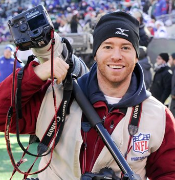 Wildlife & Sports Photography. You can find me exploring Central Park looking to be inspired. Have questions about my photography?...Hit me up!