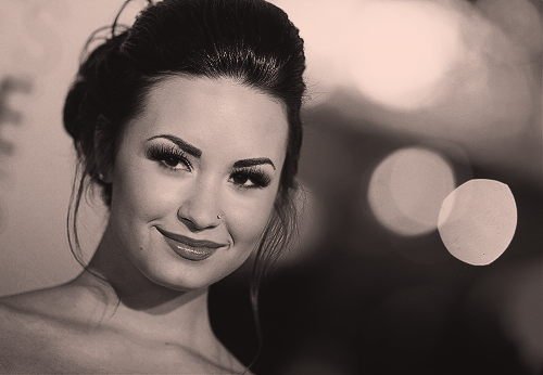 OficialDevonne's profile picture. Once a Lovatic , always a Lovatic.