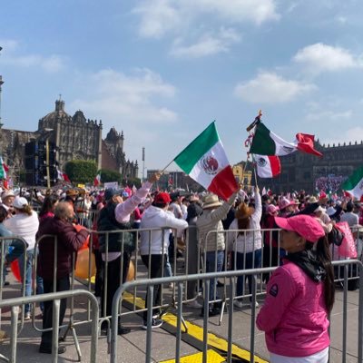 Mexicana. Mi Familia es mi inspiración, “El éxito se alcanza con preparación y esfuerzo”. No creo en el Populismo. Apoyo la independencia del Poder Judicial.
