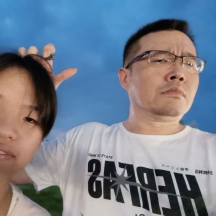 zxcv5804's profile picture. 有一對龍鳳胎的單親爸！職業水電，68年次，想找一個伴能聊天能分亨，只要能讓彼此開心啥都可以，開心過日子！