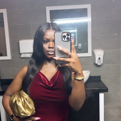 NaadeiRoyale's profile picture. Ghanaian babe 🇬🇭 Happy yourself, enjoy your life. This life no get balance